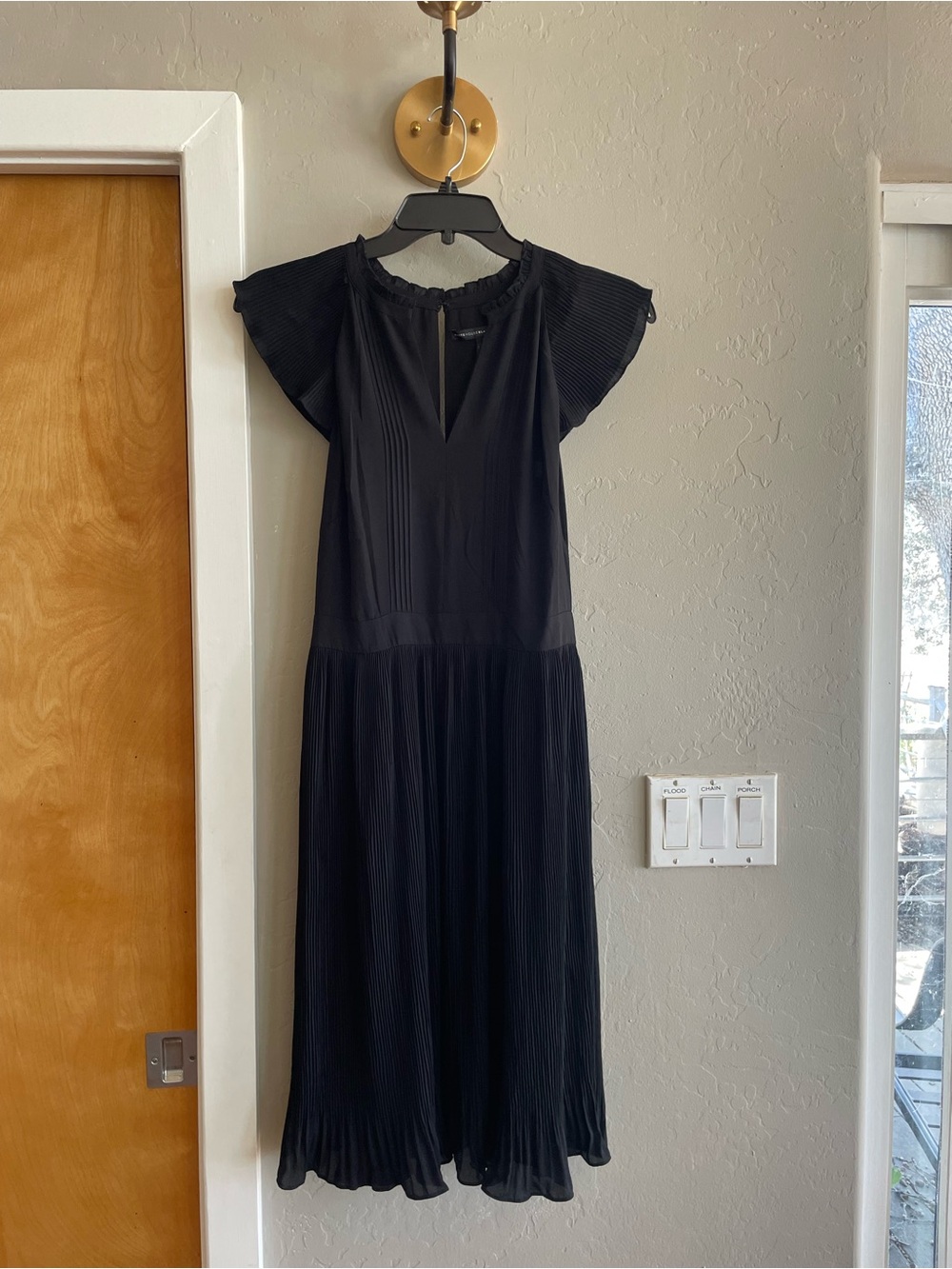 White House Black Market  Women's Black Pleated Midi Dress NWT 6